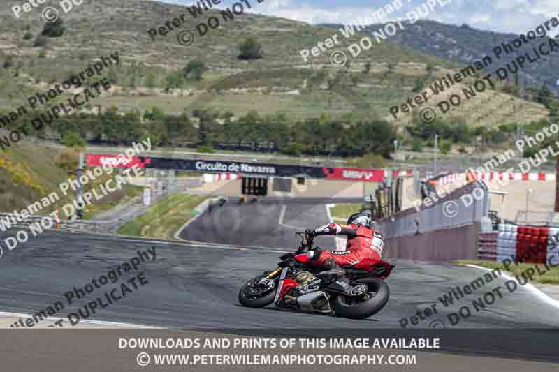 cadwell no limits trackday;cadwell park;cadwell park photographs;cadwell trackday photographs;enduro digital images;event digital images;eventdigitalimages;navarra;no limits trackdays;peter wileman photography;racing digital images;trackday digital images;trackday photos